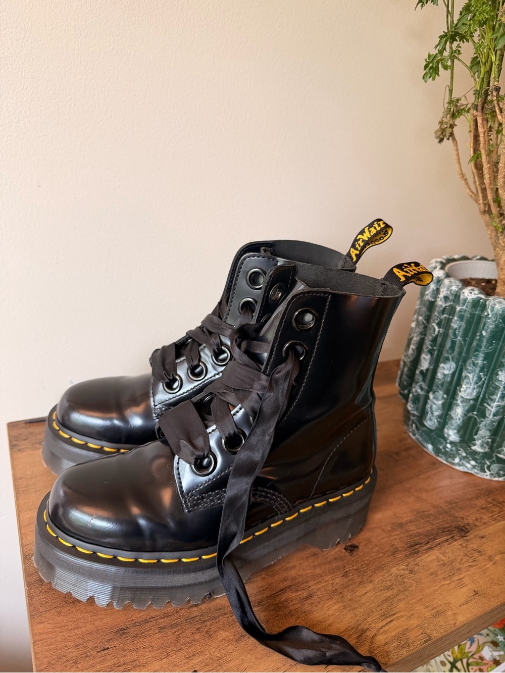 Molly Leather Platform
Boots sz 7 - Picture 3 of 5
